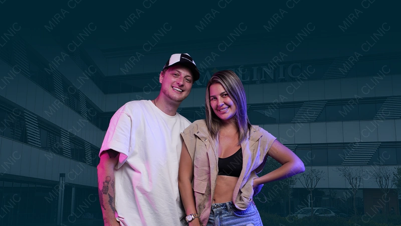 Le sourire hollywoodien de Maya et Dan